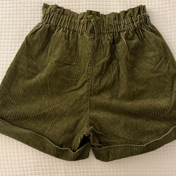 Madewell Corduroy Pull-On Paperbag Shorts in Olive - Picture 4 of 13